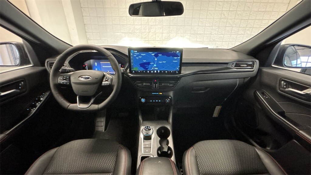 2025 Ford Escape ST-Line photo 2