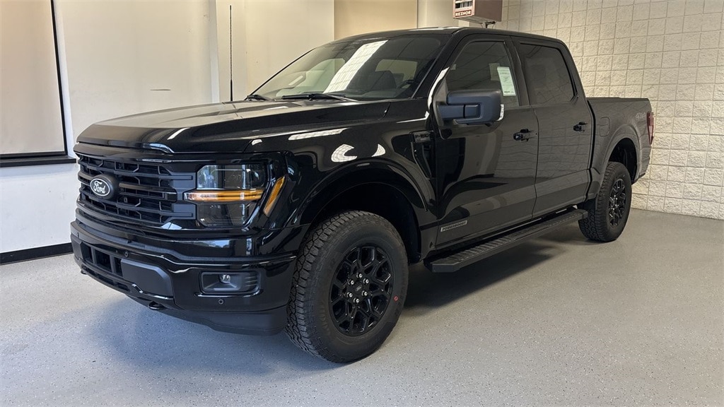 New 2025 Ford F-150 XLT Truck SuperCrew Cab