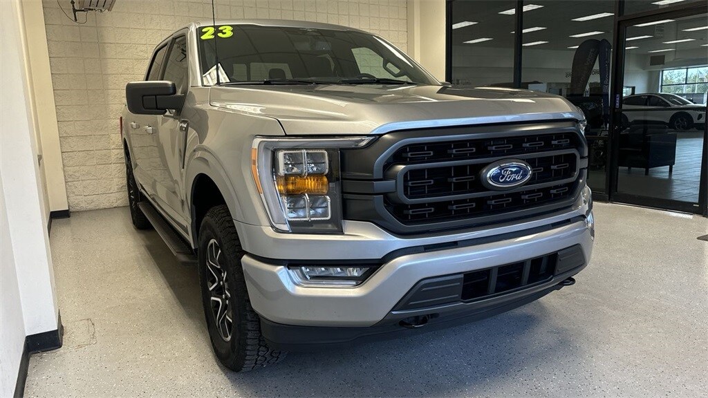 2023 Ford F-150 XLT photo 2