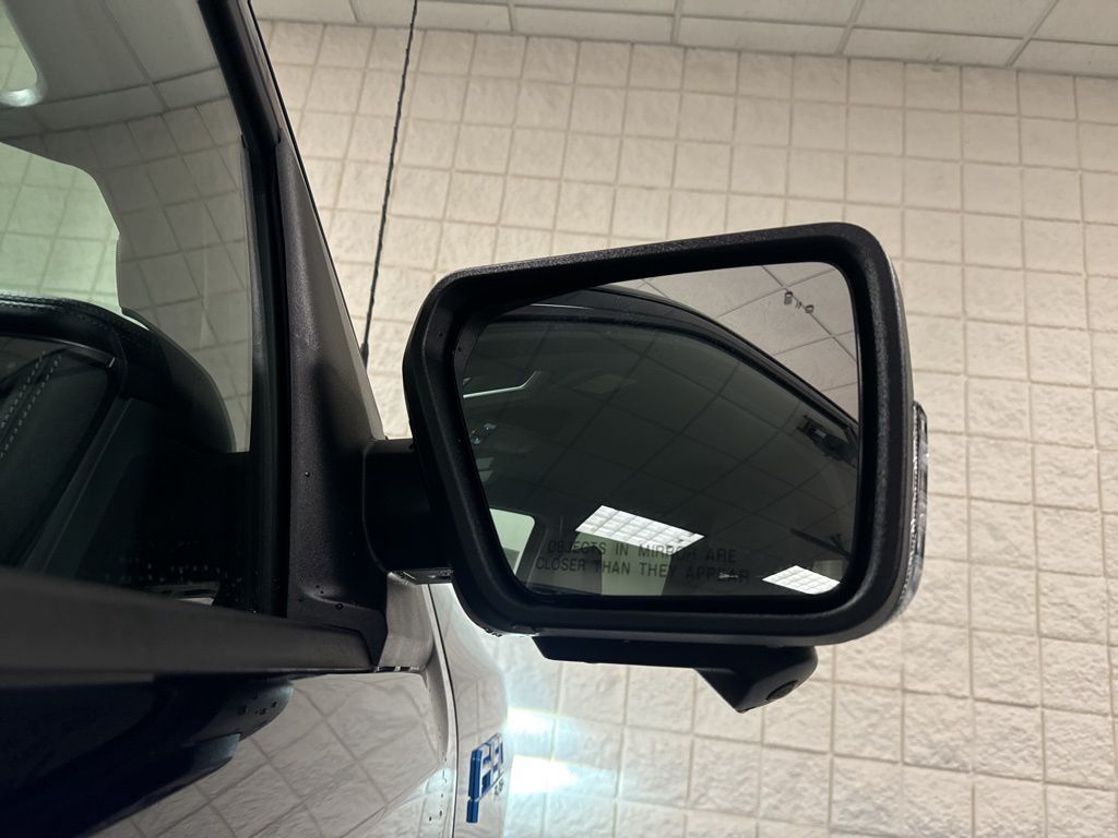 2025 Ford F-150 Lightning Flash - Photo 46