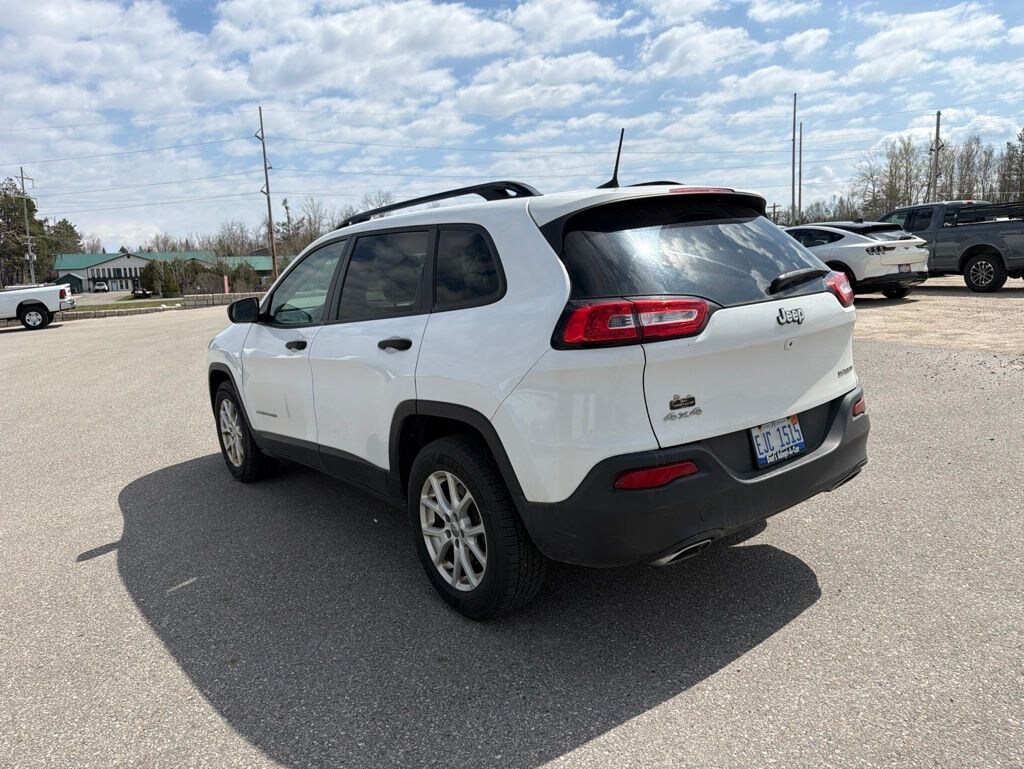 Used 2018 Jeep Cherokee Sport SUV