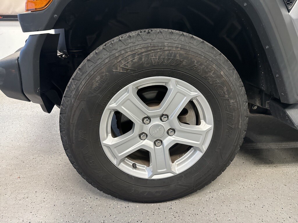 2018 Jeep Wrangler Unlimited Sport photo 2