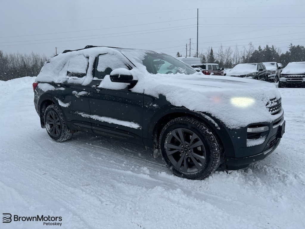 2023 Ford Explorer XLT's photo