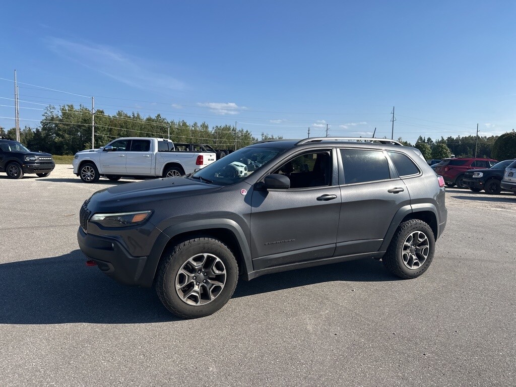 2020 Jeep Cherokee Trailhawk photo 2