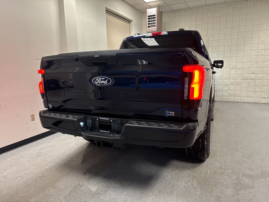 2025 Ford F-150 Lightning Flash - Photo 22