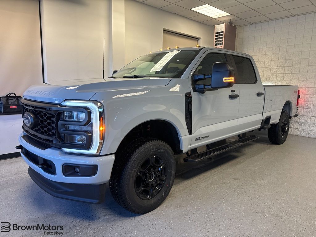 2026 Ford F-350 XL 4x4 Crew Cab 8' Box SRW's photo