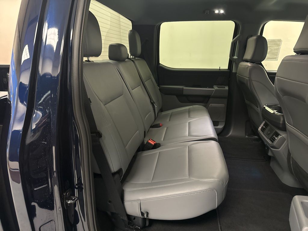 2025 Ford F-150 Lightning Flash - Photo 44