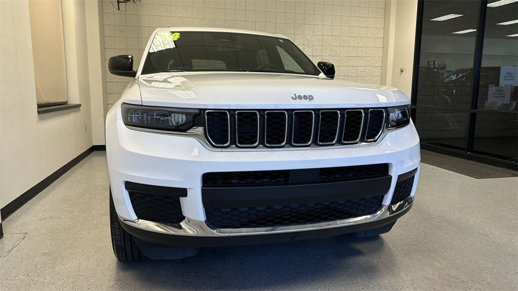 2024 Jeep Grand Cherokee Laredo X photo 3