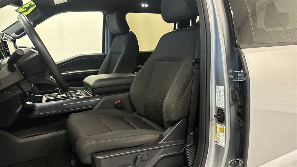 2023 Ford F-150 XLT photo 3
