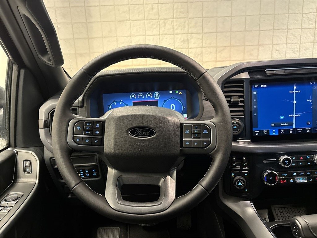 2025 Ford F-150 XLT photo 2