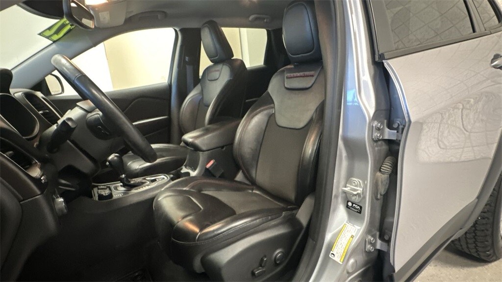 2022 Jeep Cherokee Trailhawk photo 3
