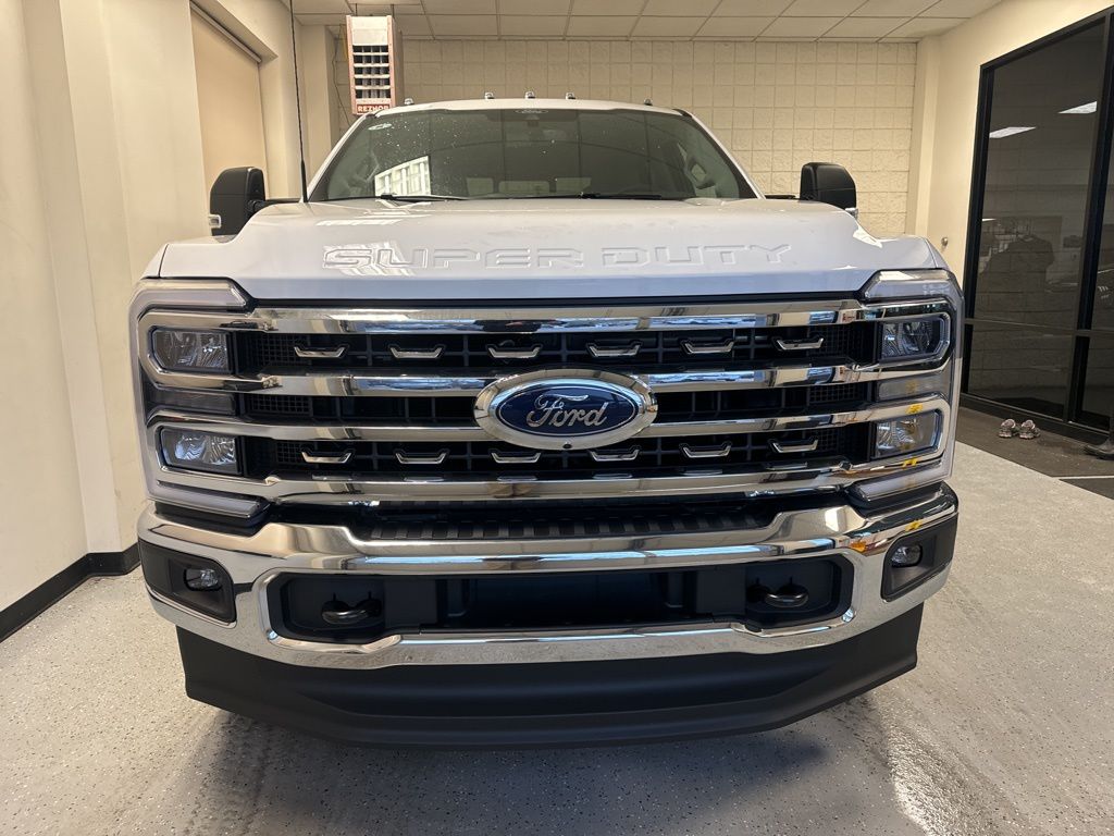 2026 Ford F-350 Super Duty XLT - Photo 13