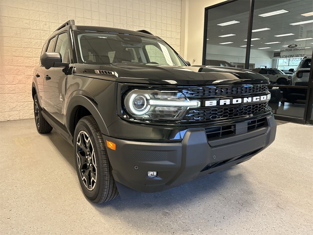 2025 Ford Bronco Sport Outer Banks photo 2