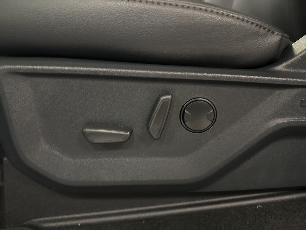 New 2026 Ford F-350 F-350 Lariat Truck Crew Cab