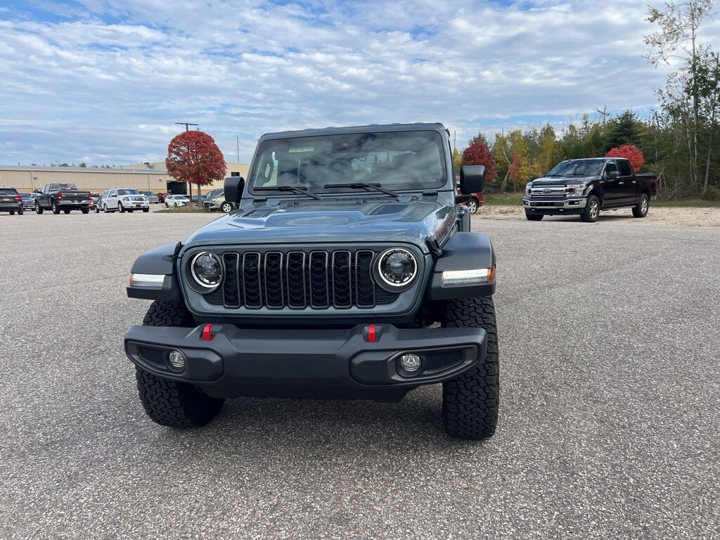 2024 Jeep Wrangler Rubicon photo 2