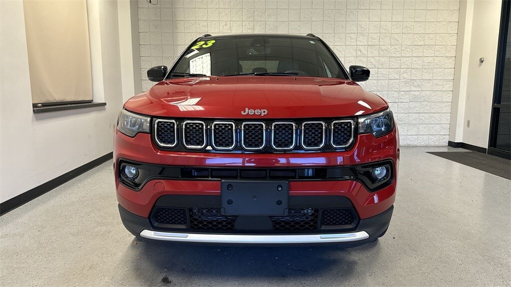 2023 Jeep Compass Limited photo 3
