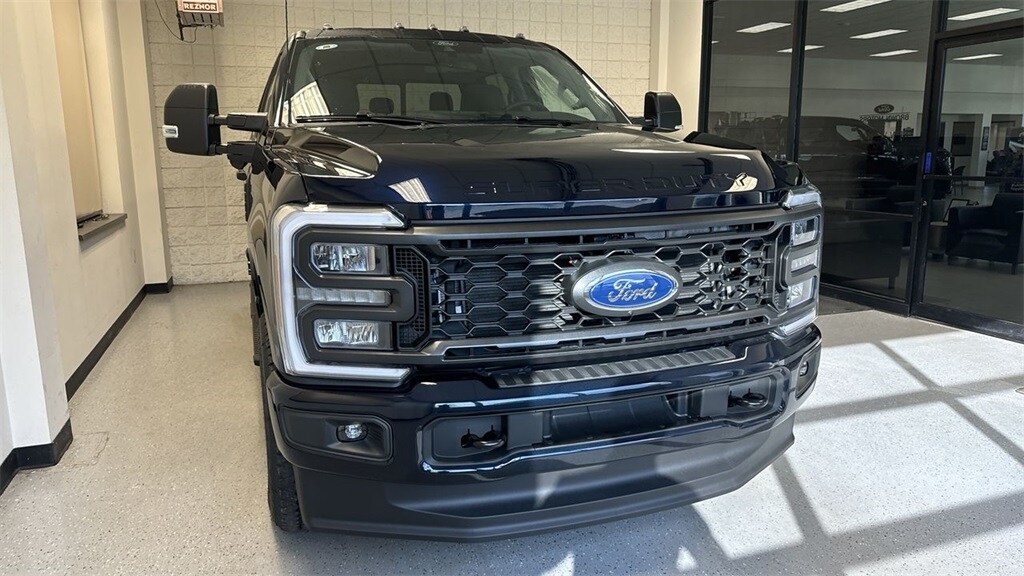 2025 Ford F-350 XL photo 3