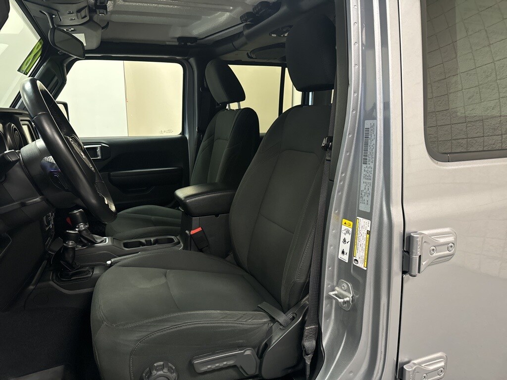 2018 Jeep Wrangler Unlimited Sport photo 3