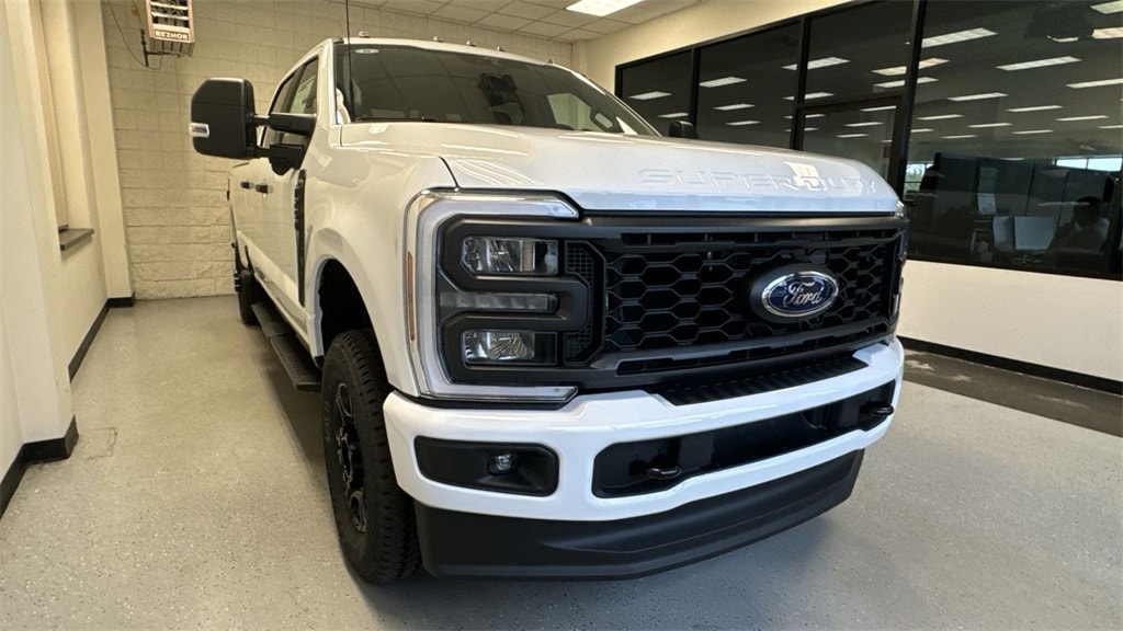 New 2025 Ford F-250 F-250 XL Truck Crew Cab