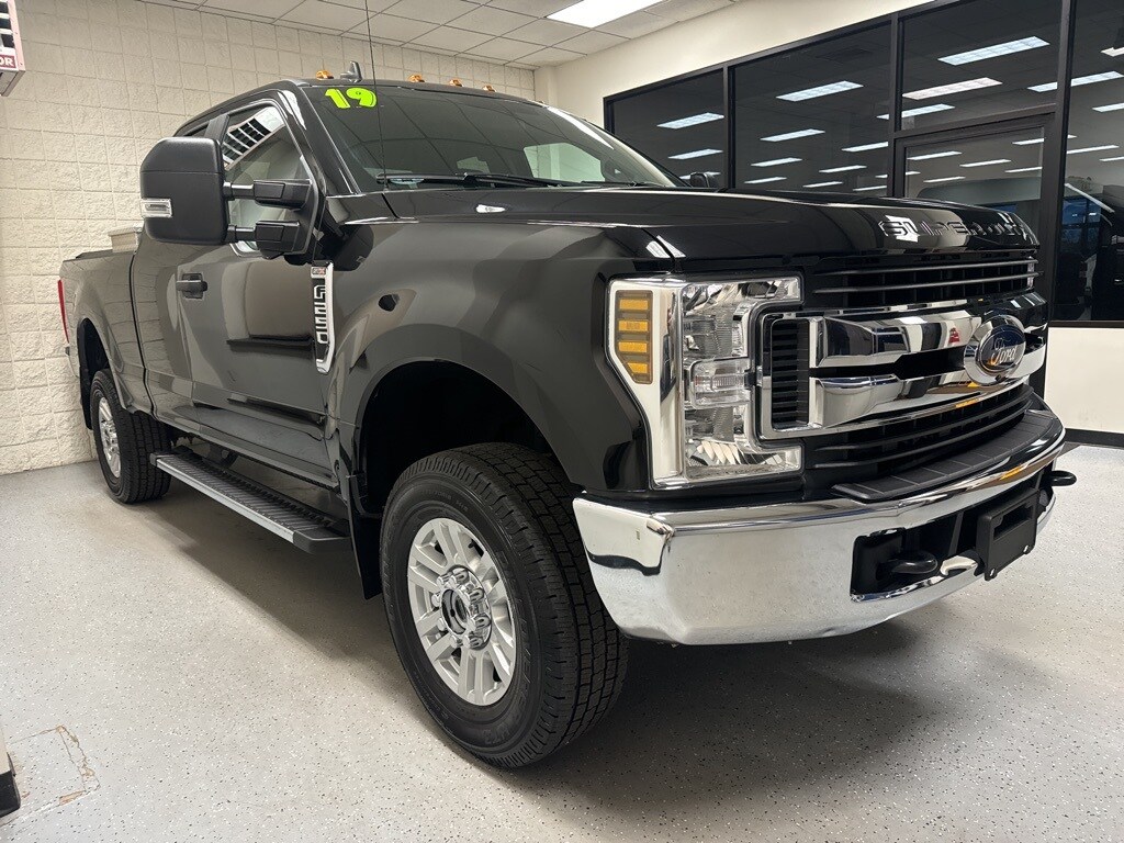 2019 Ford F-250 XL photo 2