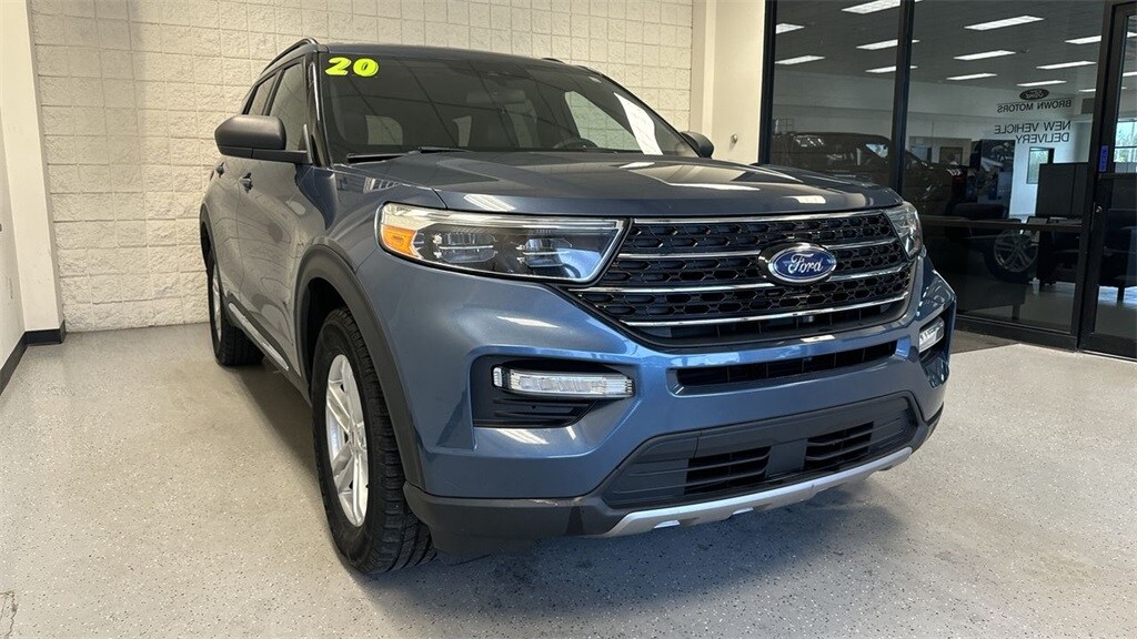 2020 Ford Explorer XLT photo 2
