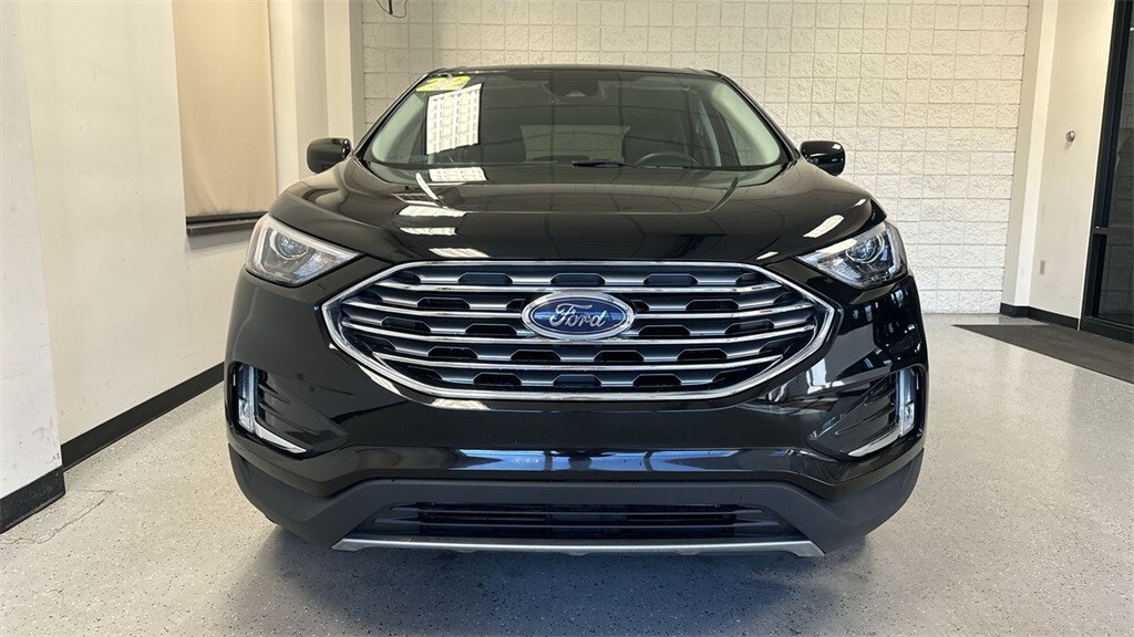 2022 Ford Edge SEL photo 4