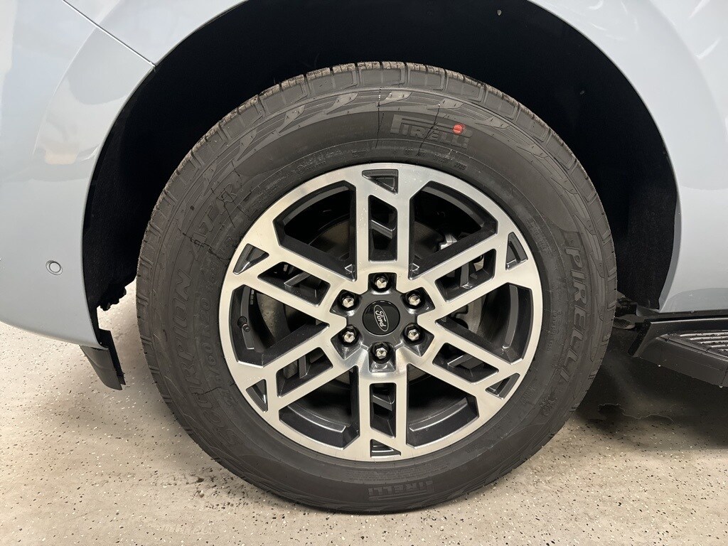 2025 Ford Expedition MAX photo 2