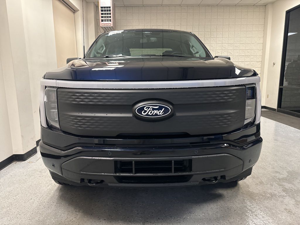 2025 Ford F-150 Lightning Flash - Photo 13