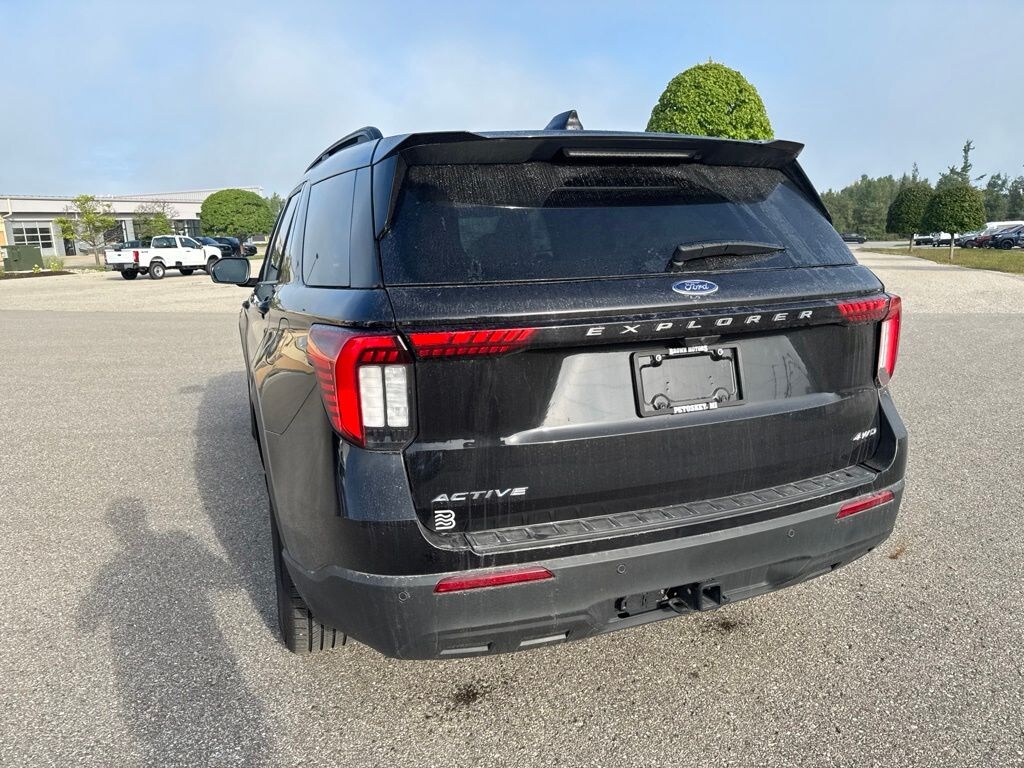 Used 2025 Ford Explorer Active SUV