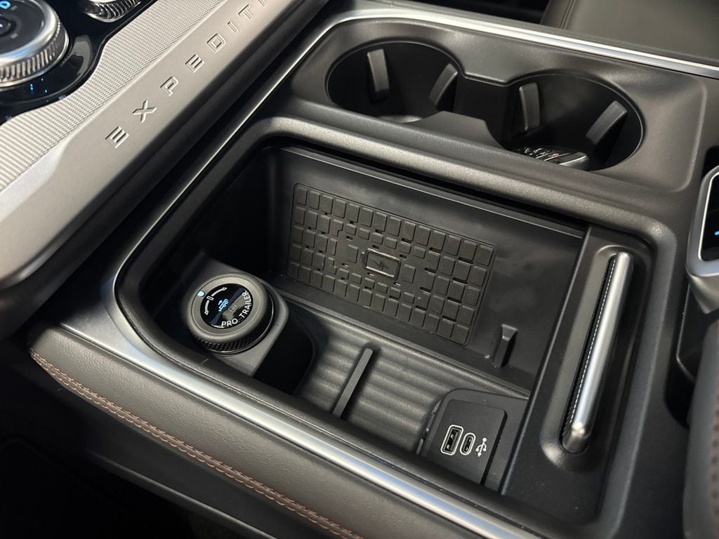 2025 Ford Expedition Active - Photo 40