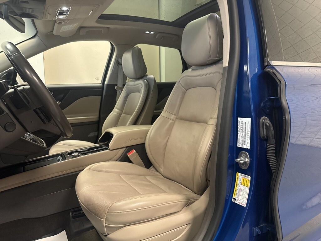 2020 Lincoln Corsair Reserve photo 3