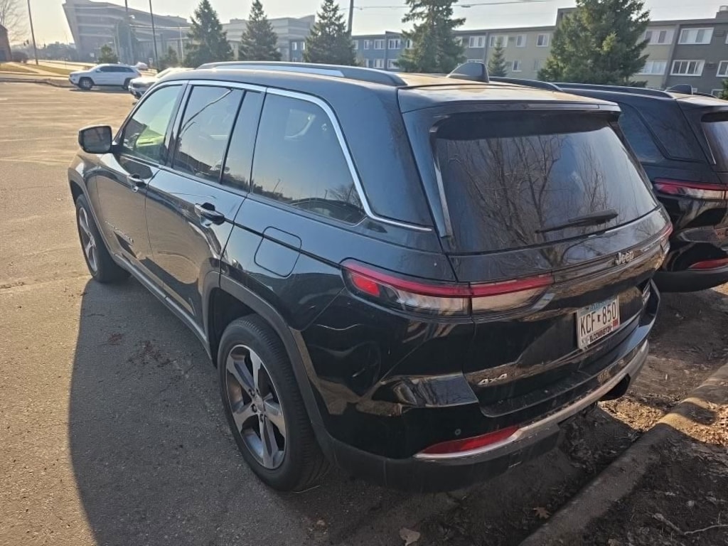 Used 2023 Jeep Grand Cherokee Limited SUV