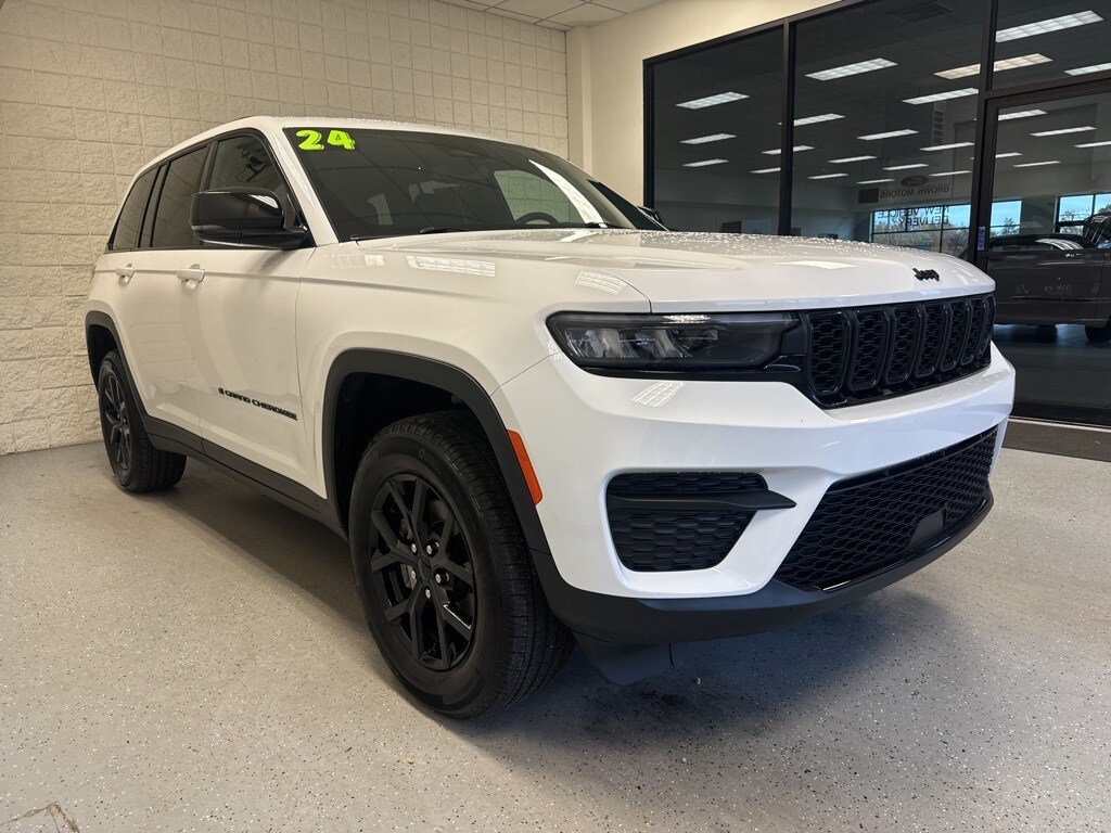 Certified 2024 Jeep Grand Cherokee Laredo SUV