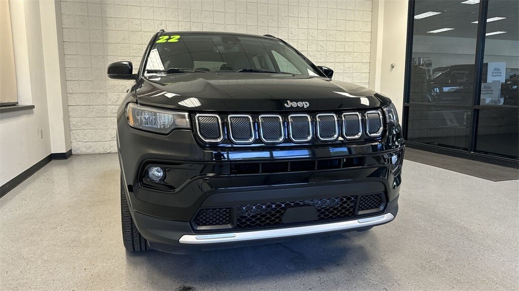 2022 Jeep Compass Limited photo 3