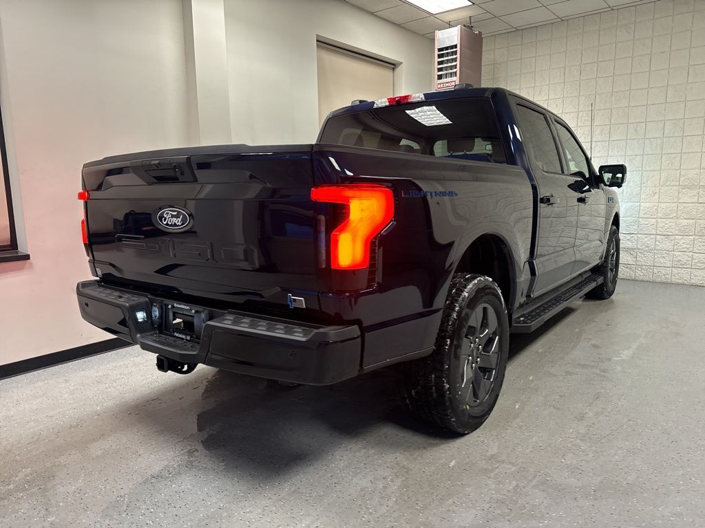 2025 Ford F-150 Lightning Flash - Photo 23