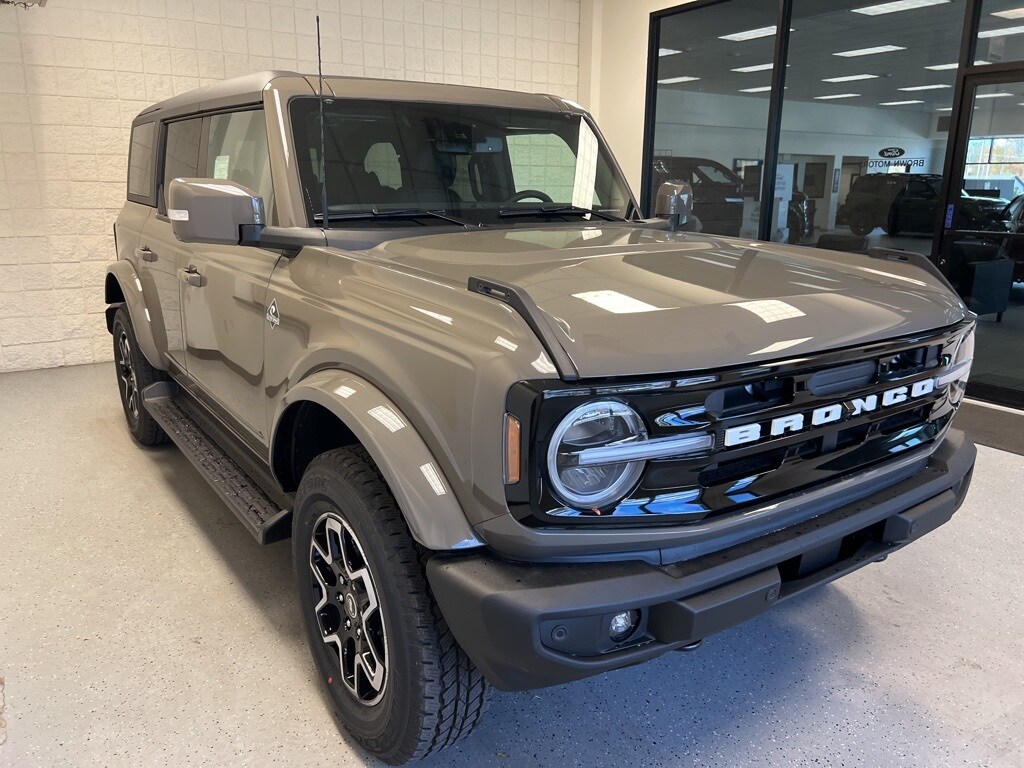 New 2025 Ford Bronco Outer Banks SUV