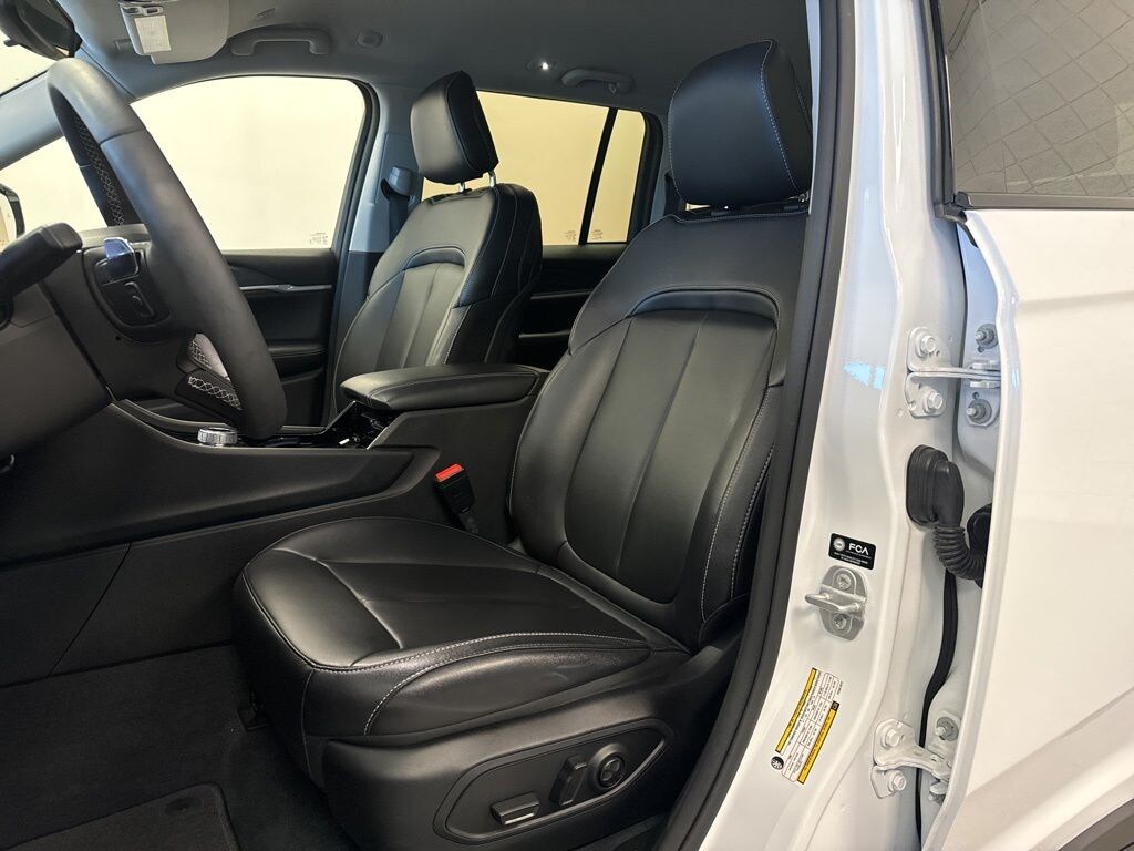 Used 2023 Jeep Grand Cherokee Limited SUV
