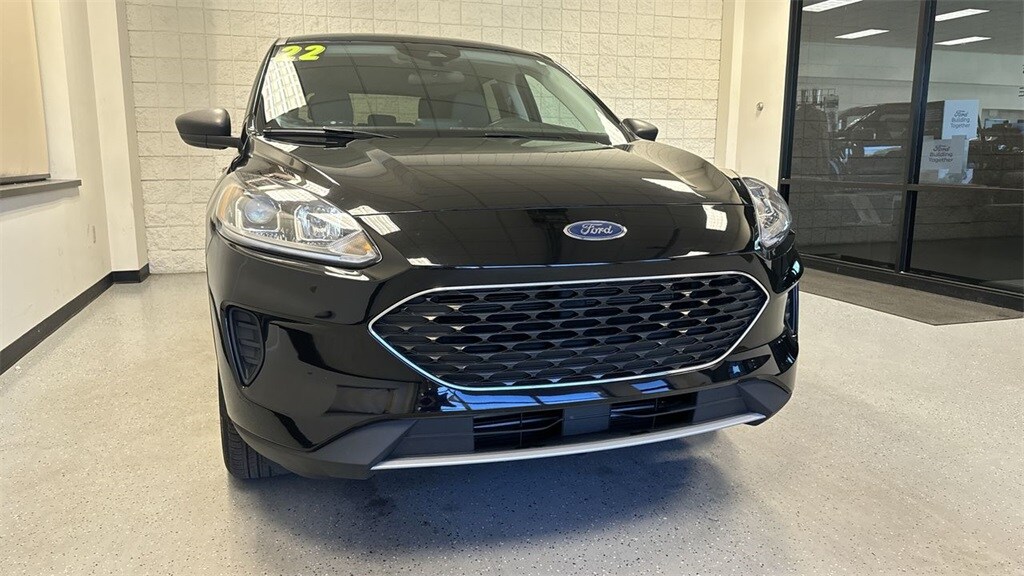 2022 Ford Escape SE photo 3