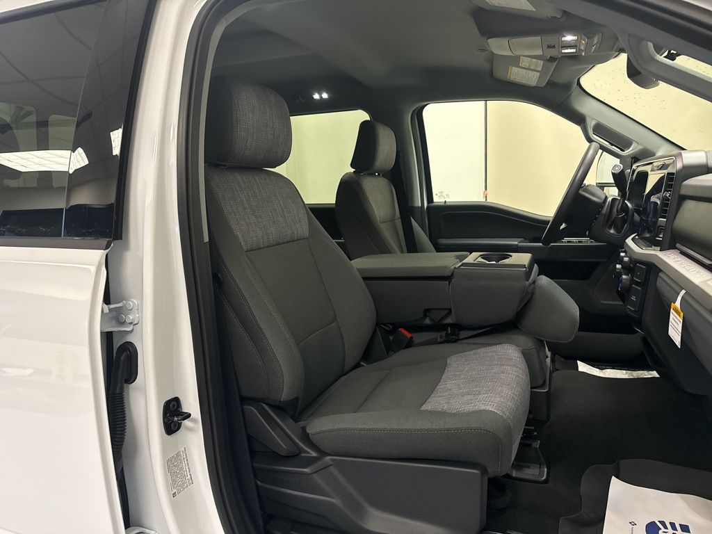 2026 Ford F-350 Super Duty XLT - Photo 41
