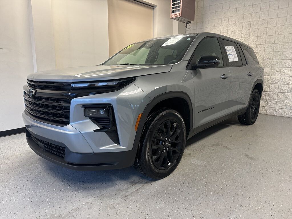 Certified 2024 Chevrolet Traverse LS w/2LS SUV