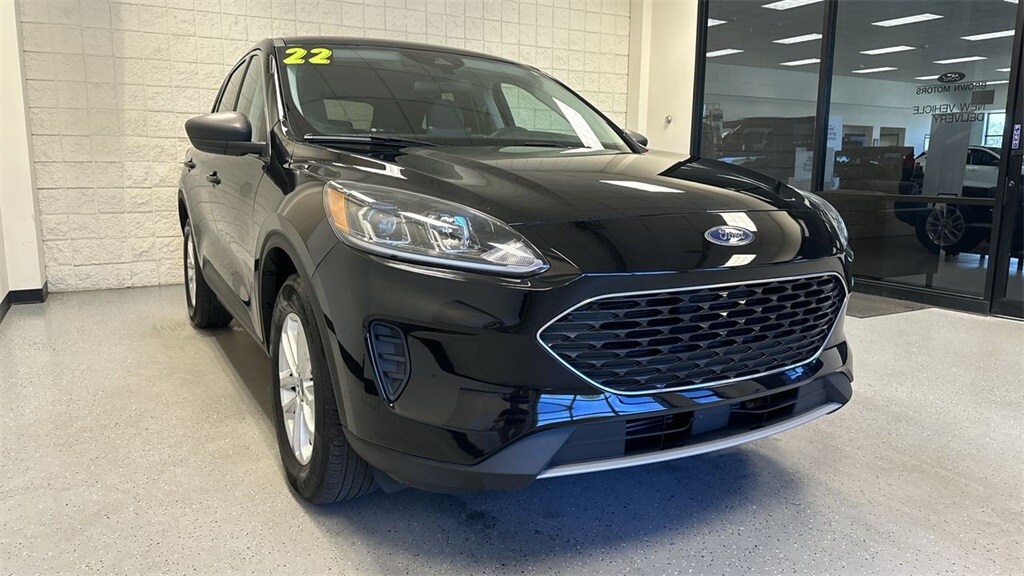 2022 Ford Escape SE photo 2