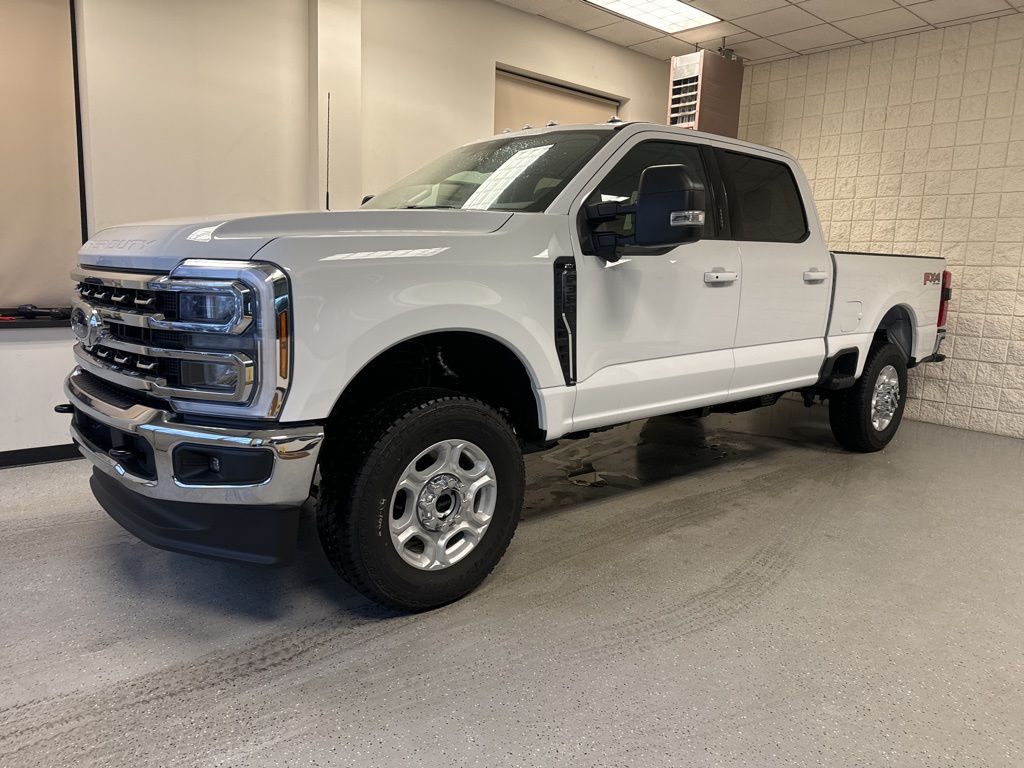 2026 Ford F-350 Super Duty XLT - Photo 16