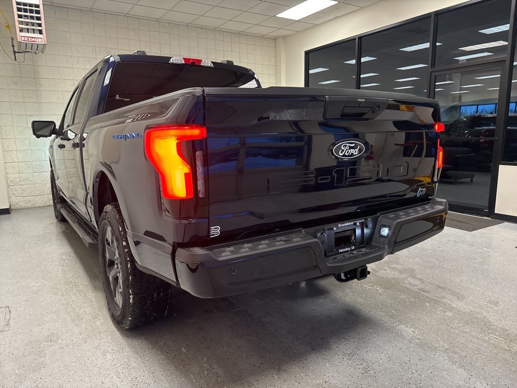 2025 Ford F-150 Lightning Flash - Photo 19
