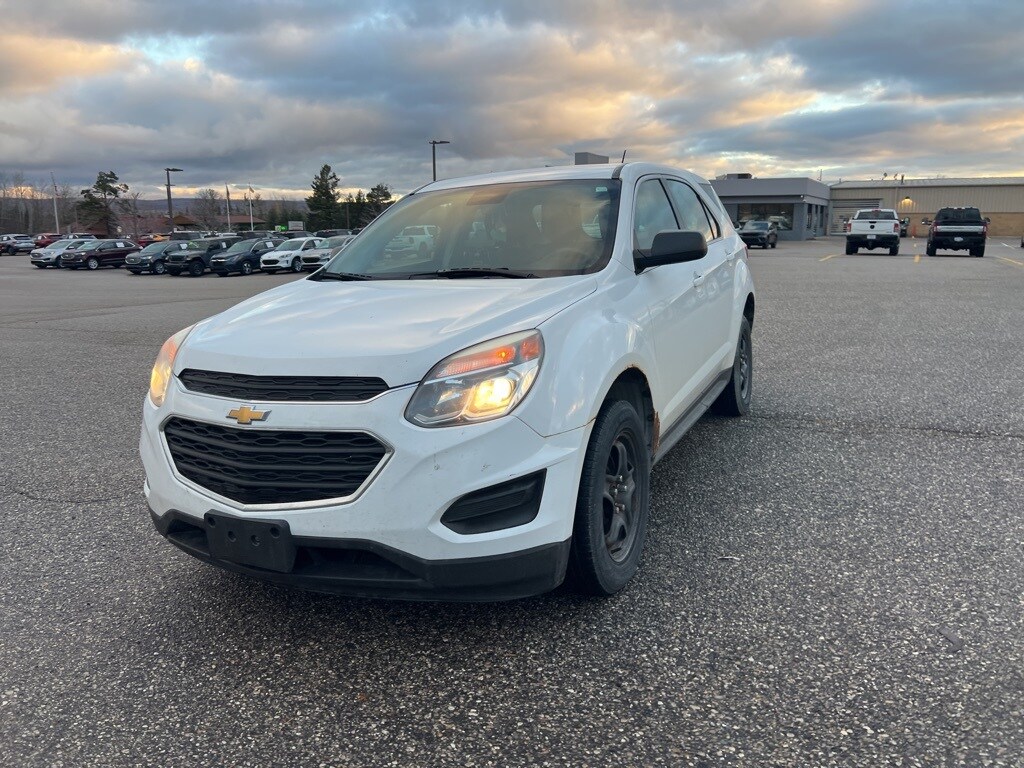 2016 Chevrolet Equinox LS photo 3