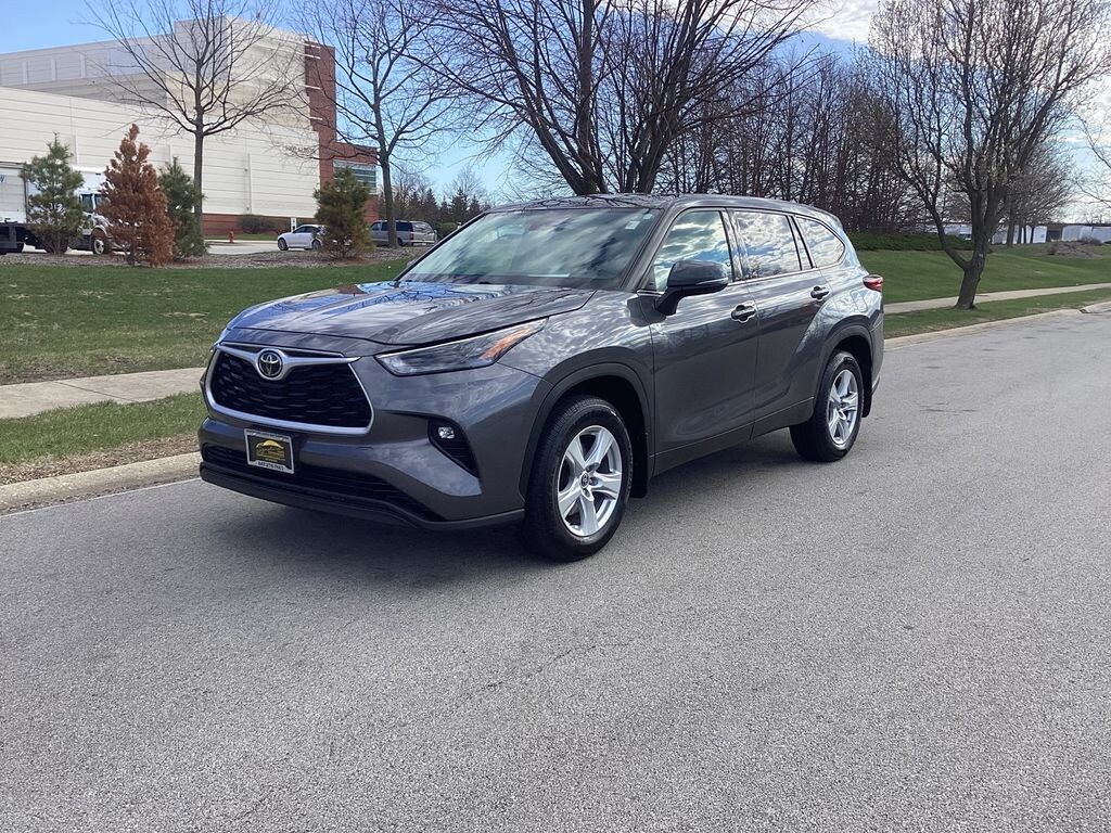 Used 2021 Toyota Highlander LE SUV