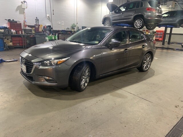 2018 Mazda Mazda3 Touring 2018 Mazda Mazda3 Touring