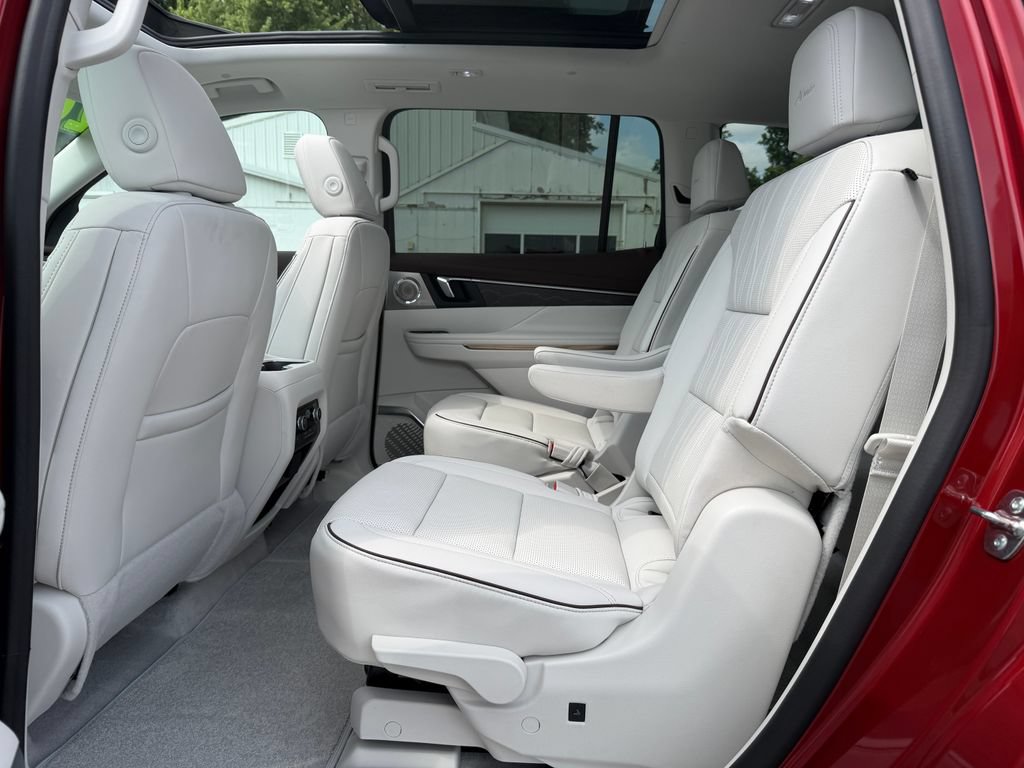 2026 Buick Enclave Avenir - Photo 37