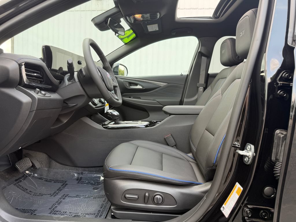 2026 Buick Envista Sport Touring - Photo 18