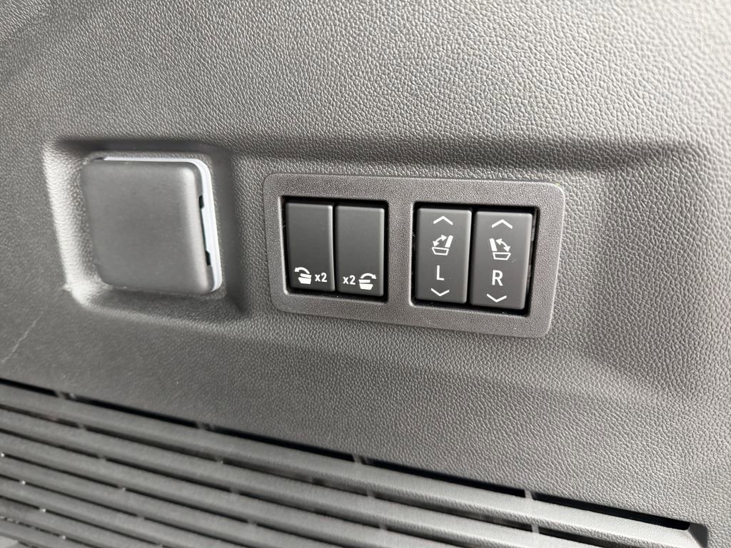 2026 Chevrolet Tahoe Premier - Photo 11