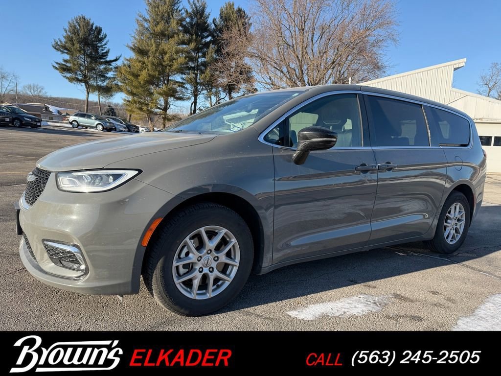 2025 Chrysler Pacifica 